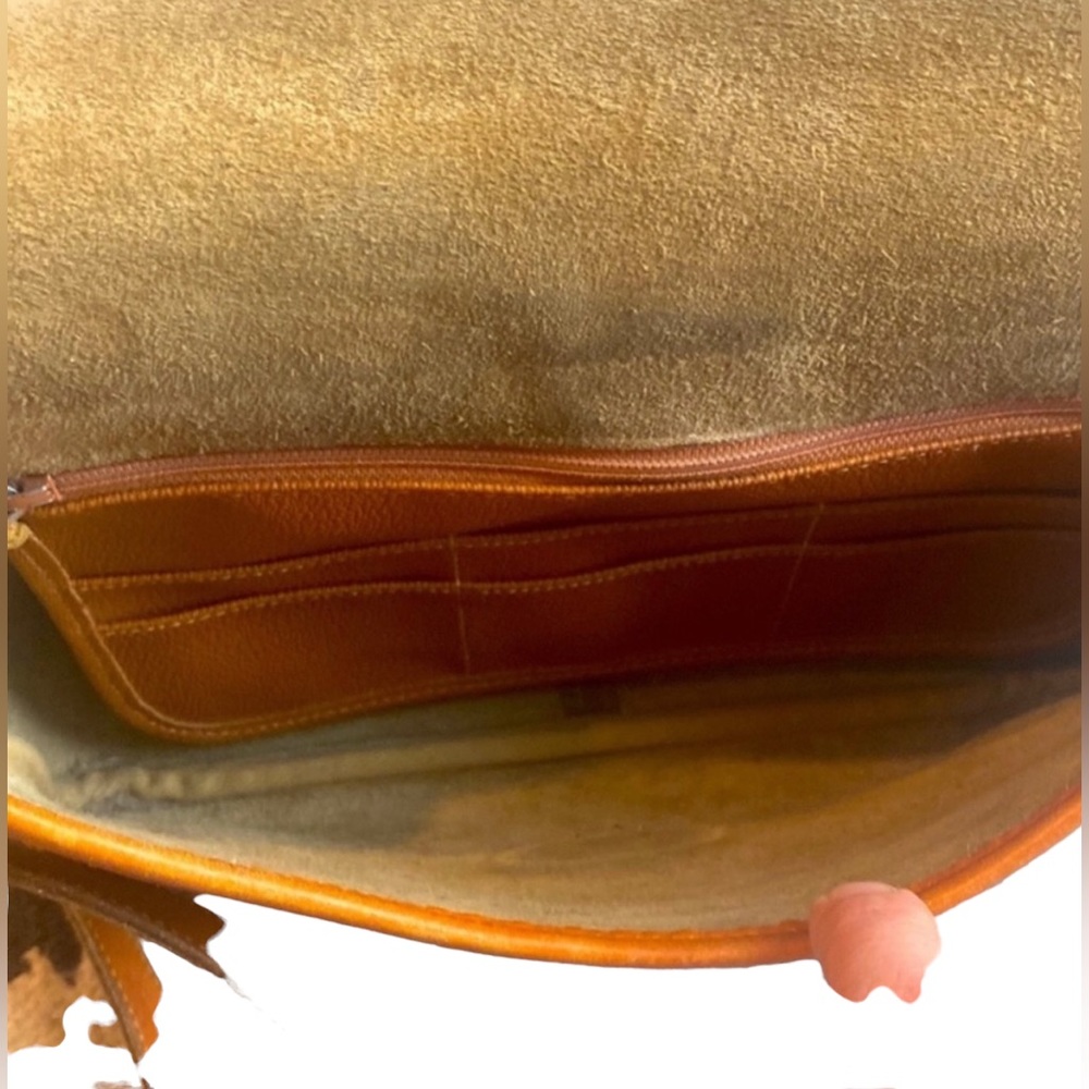 DOONEY AND BOURKE VINTAGE 1992 TAUPE PEBBLED LEATHER CROSSBODY - Picture 7 of 15